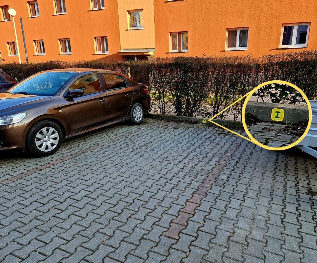 Slnecny Byt V Blizkosti Historickeho Centra Trencin Bagian luar foto